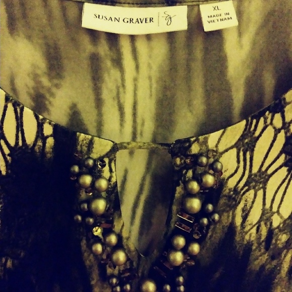 Blouse - Picture 2 of 3